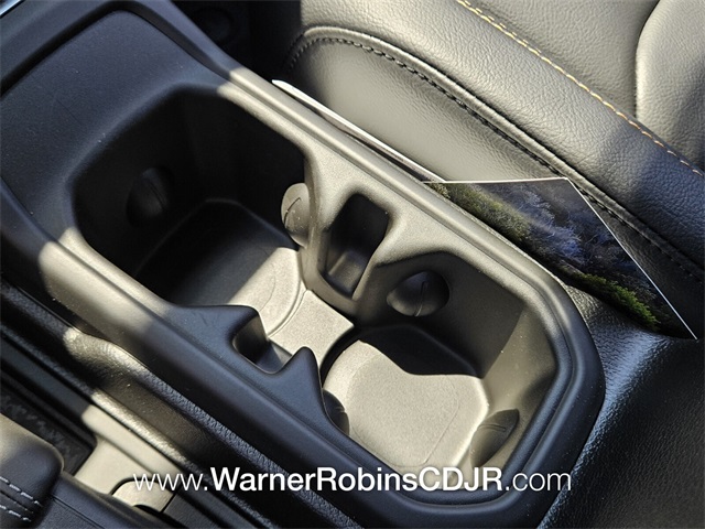 2025 Jeep Wrangler Sahara photo 19