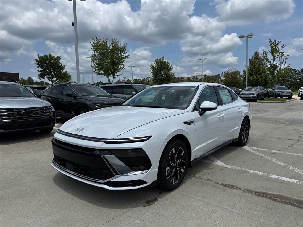 2025 Hyundai Sonata SEL's photo