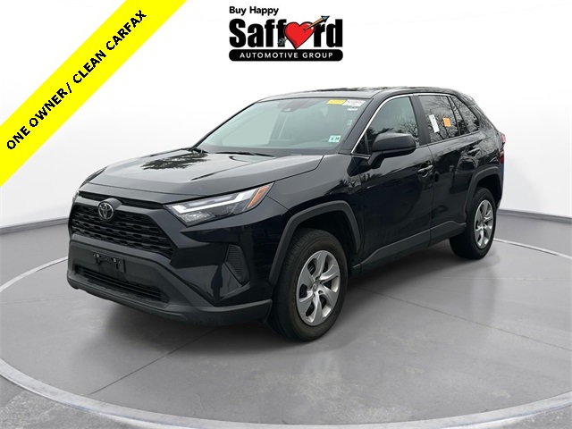 2024 Toyota RAV4 LE's photo