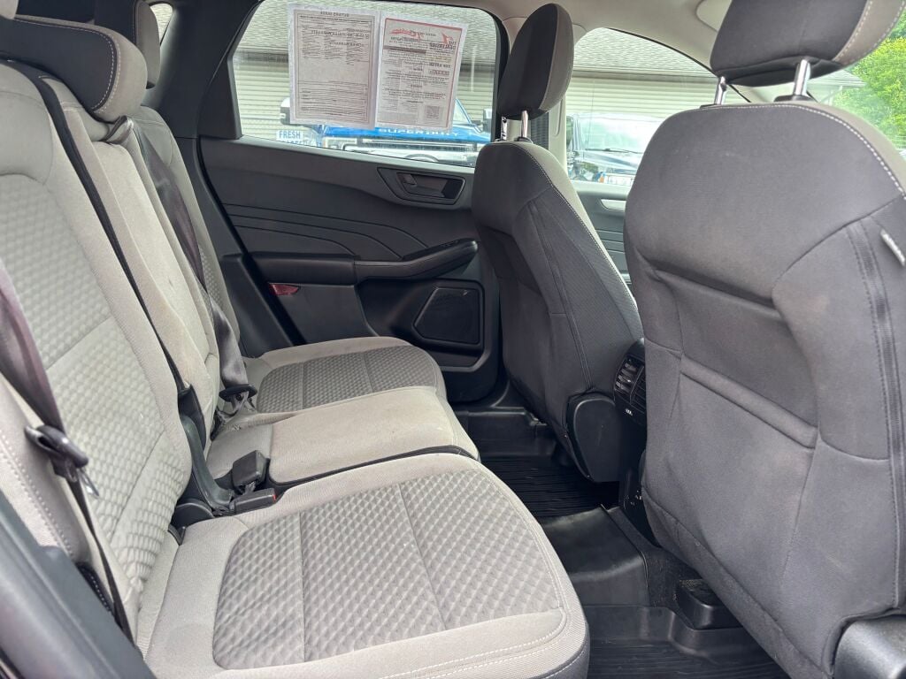 2022 Ford Escape SE photo 17