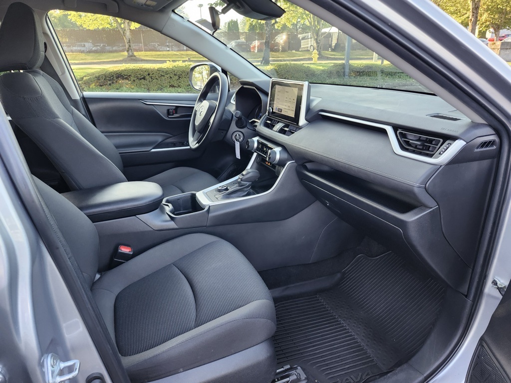 2023 Toyota RAV4 Hybrid LE photo 23