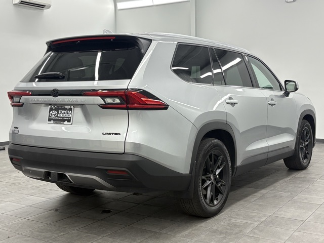 2024 Toyota Grand Highlander Limited photo 2