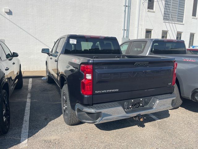 2022 Chevrolet Silverado 1500 LT photo 3