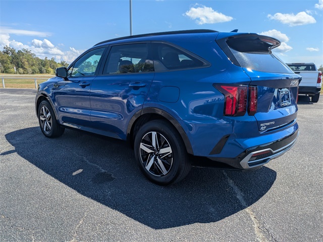 2023 Kia Sorento S photo 3