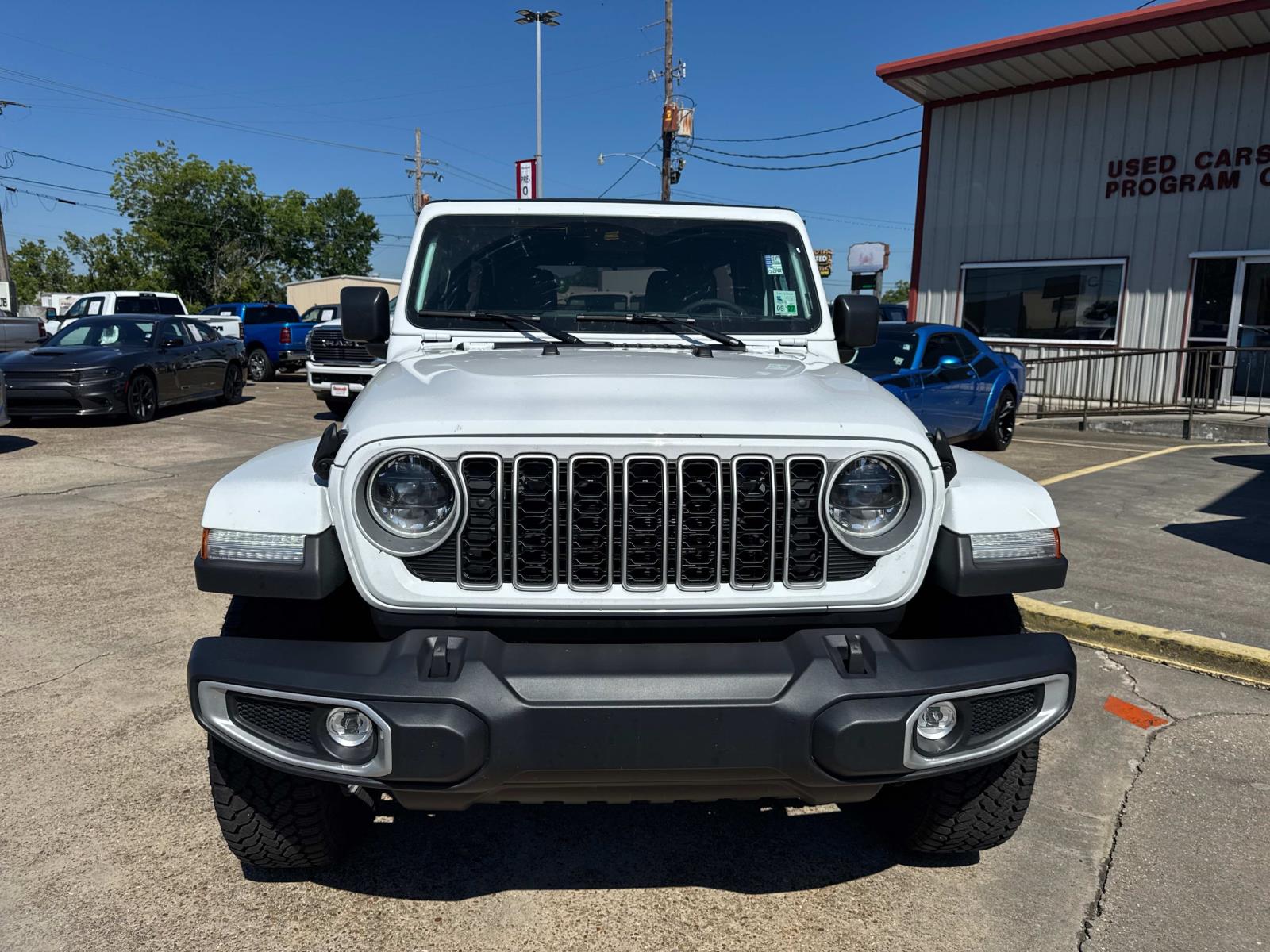 2025 Jeep Wrangler Sahara photo 2