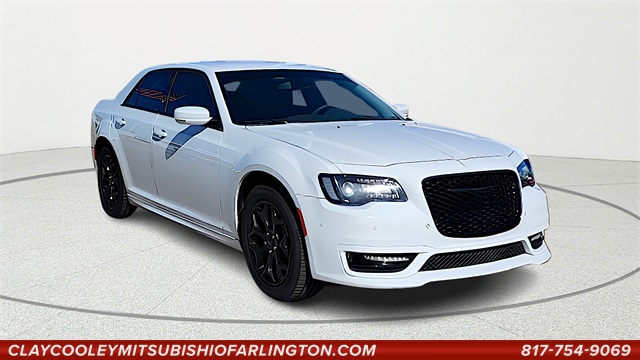 2022 Chrysler 300 Touring L