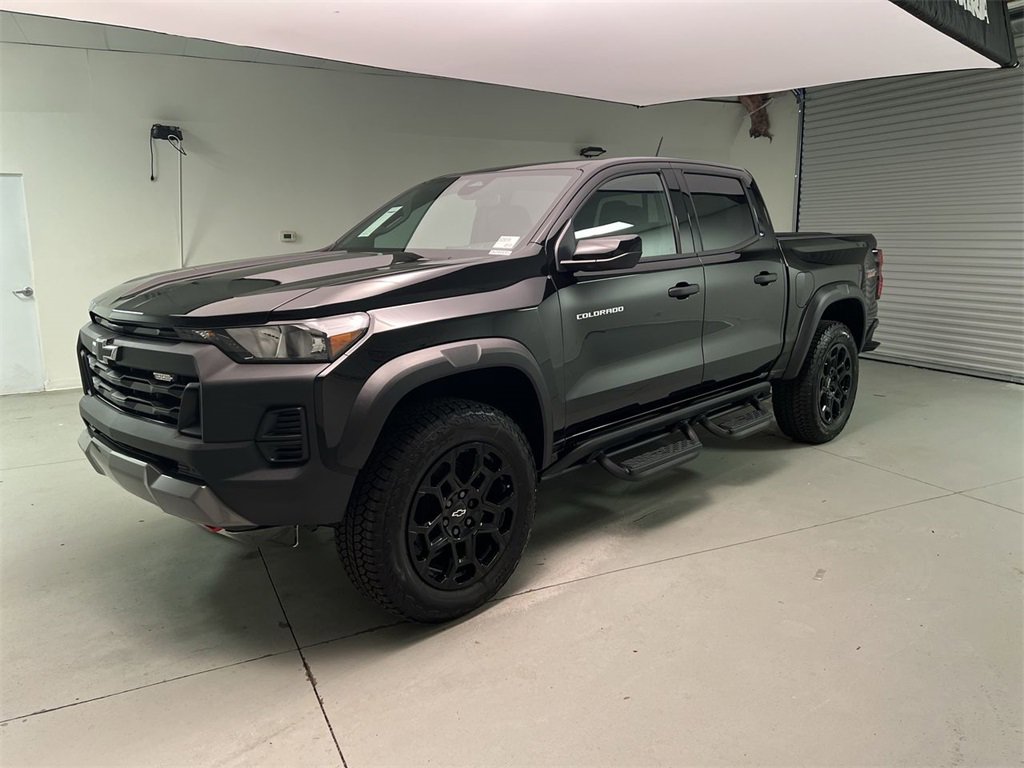 2026 Chevrolet Colorado Trail Boss photo 2