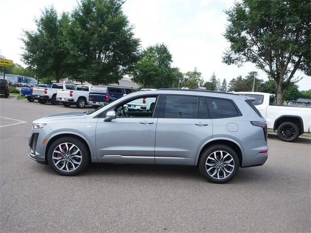 2024 Cadillac XT6 Sport photo 2