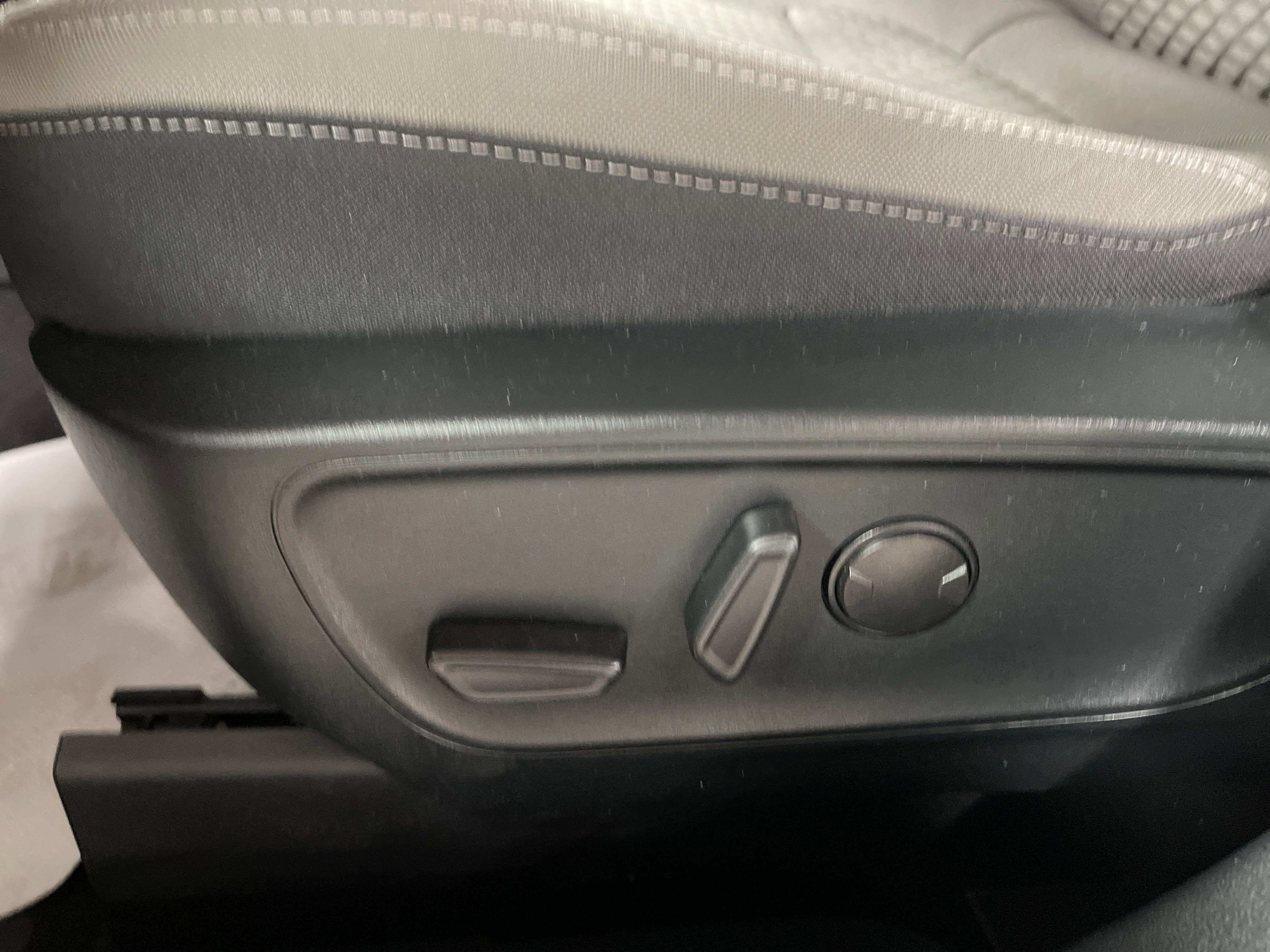 2022 Ford Escape SE photo 3