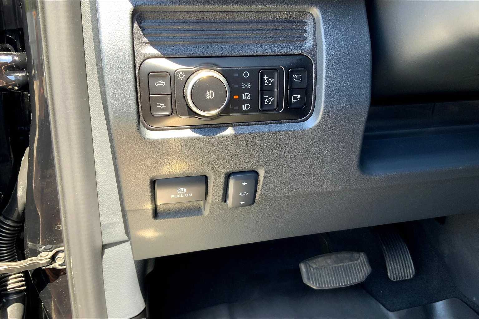 2025 Ford F-350 Platinum photo 32