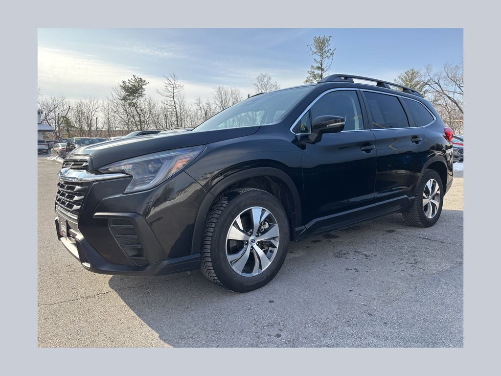 2023 Subaru Ascent Premium's photo