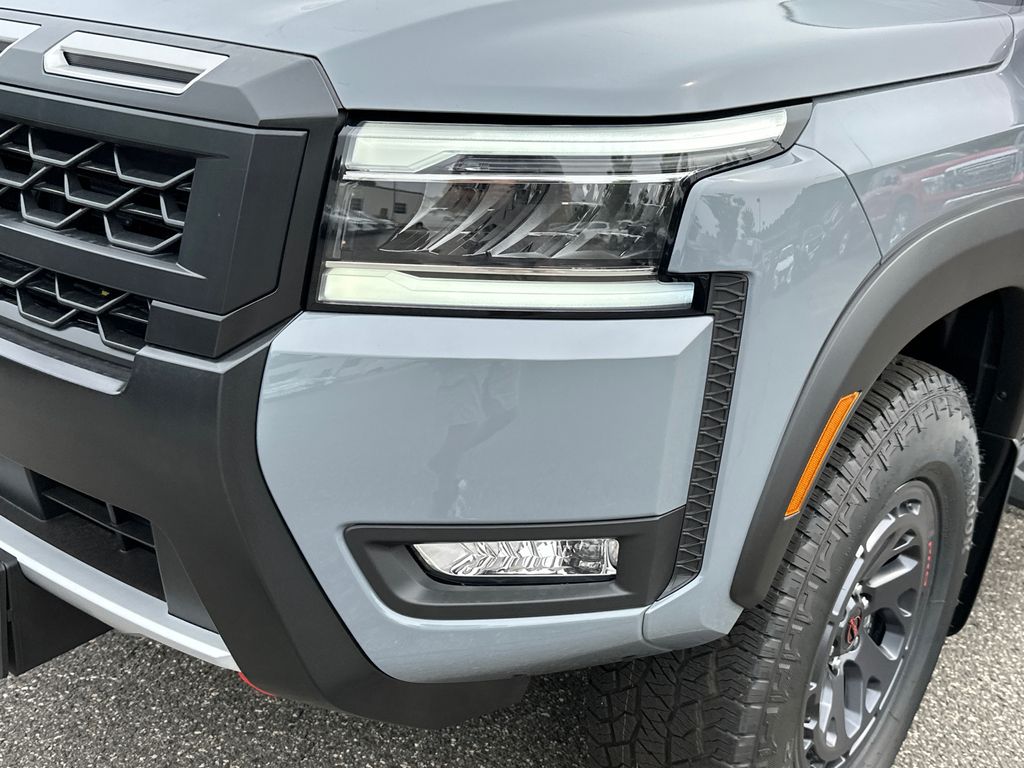 2025 Nissan Frontier PRO-4X photo 7