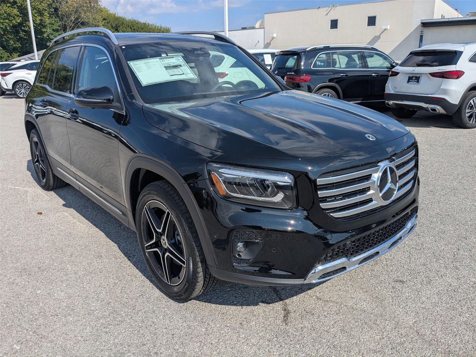 2026 Mercedes Benz GLB 250 4MATIC photo 2