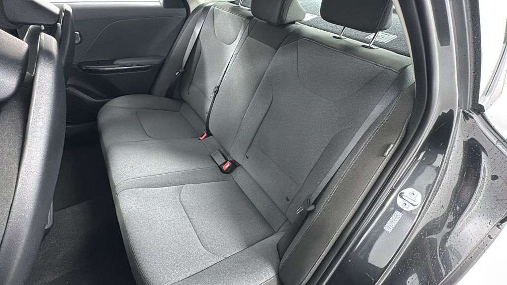2025 Kia K4 LXS photo 12
