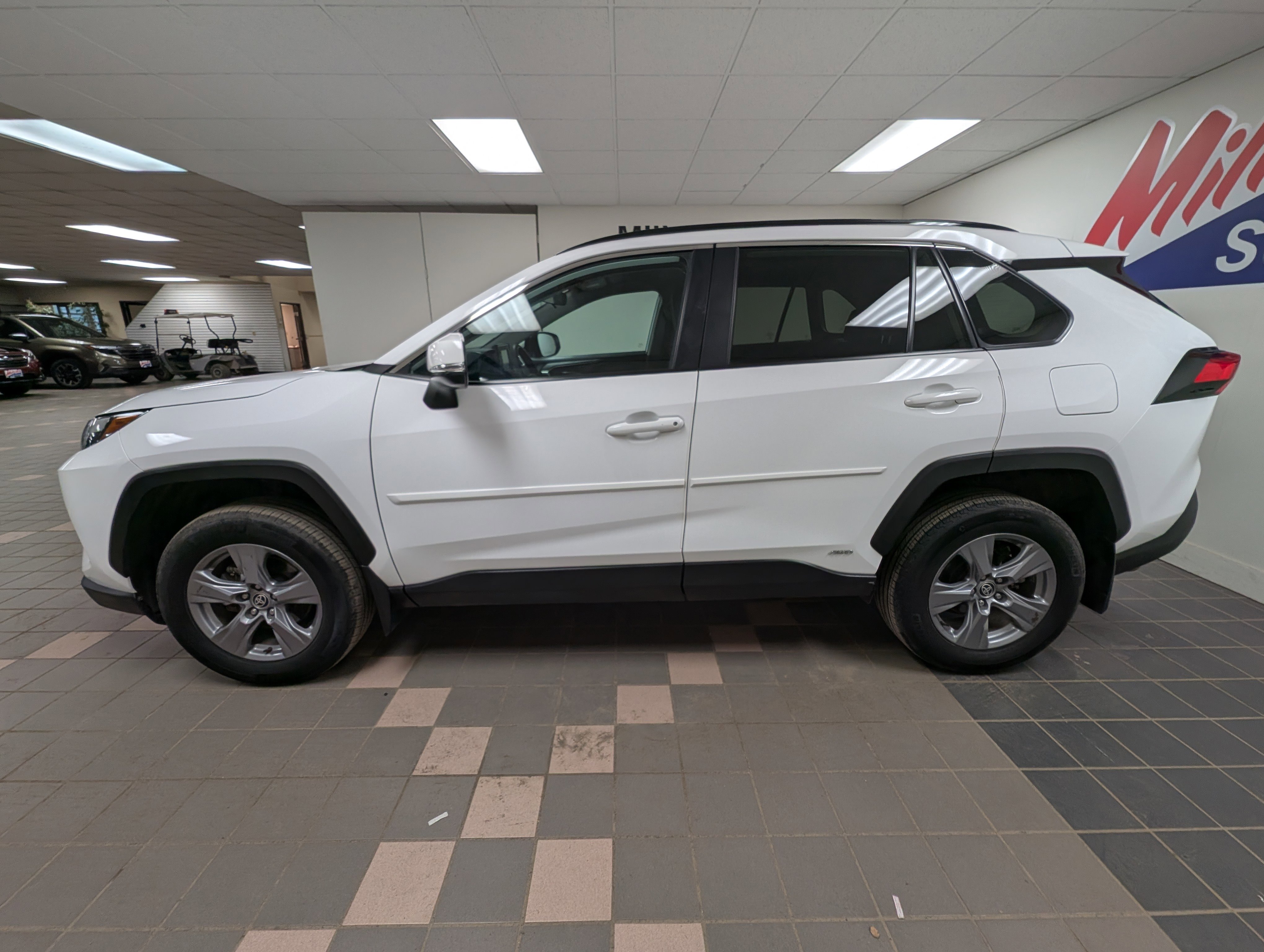 Used 2022 Toyota RAV4 XLE with VIN 4T3RWRFV8NU063377 for sale in Hermantown, Minnesota