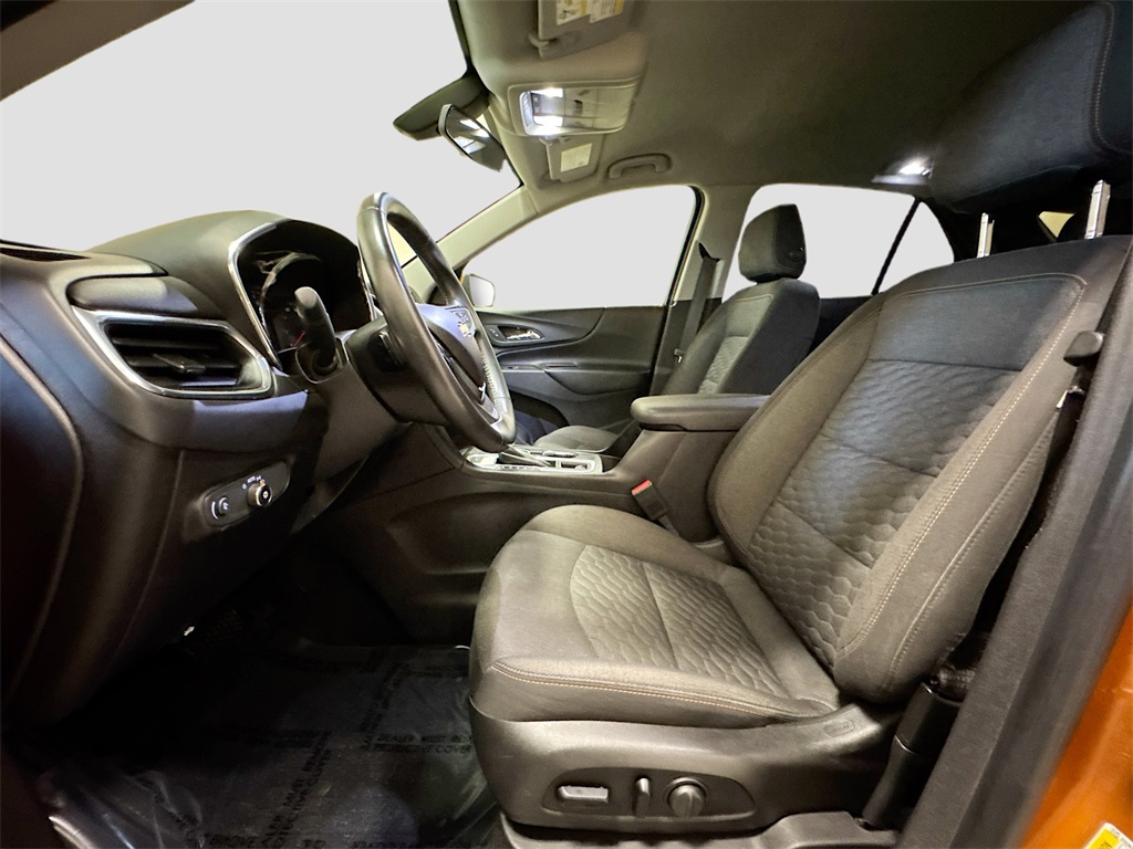 2018 Chevrolet Equinox LT photo 5