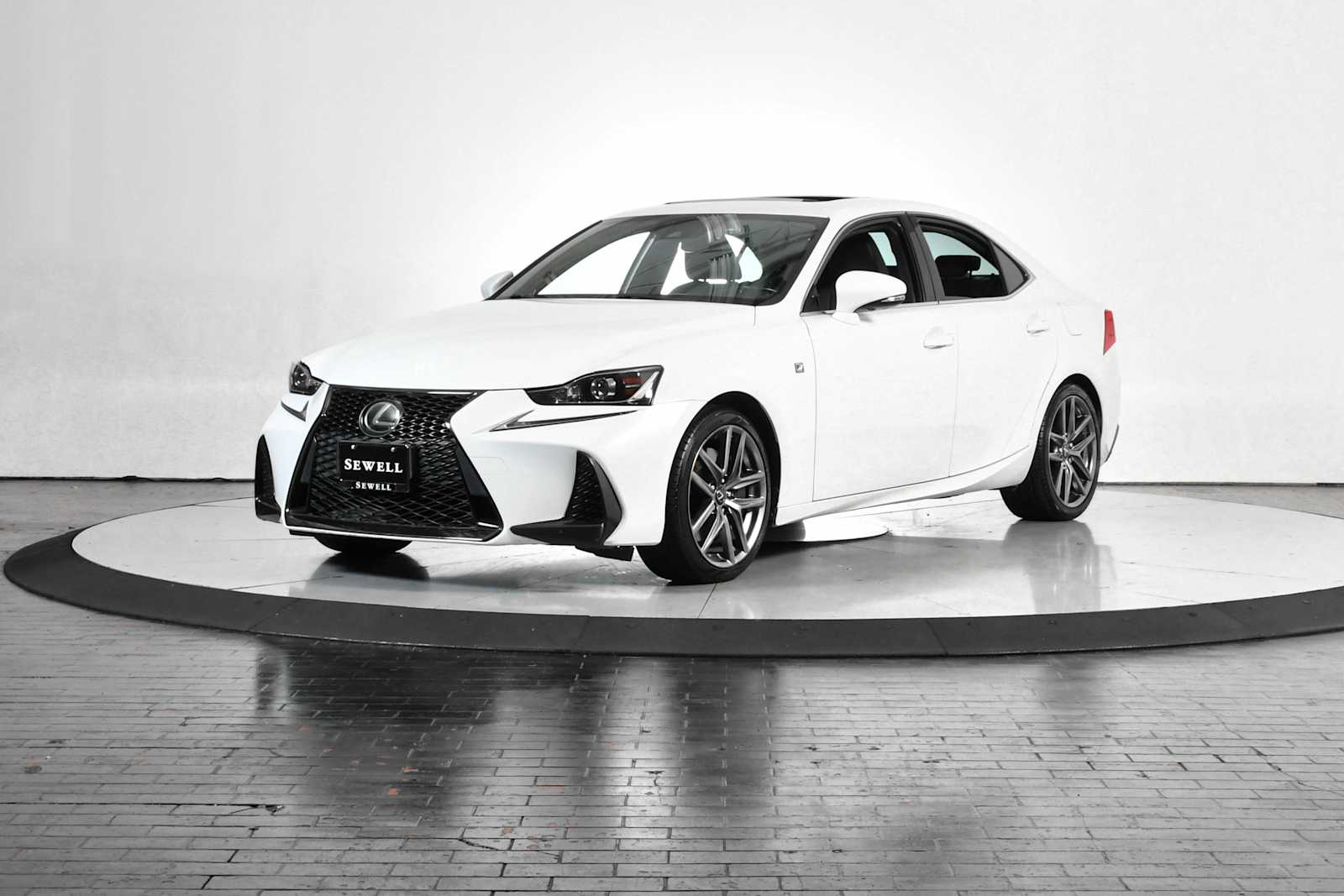 2017 Lexus IS 200t's photo