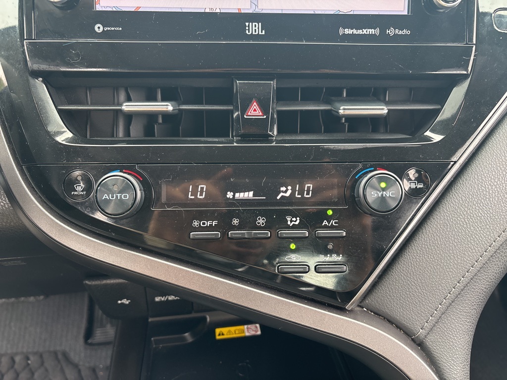 2023 Toyota Camry Hybrid XLE photo 15