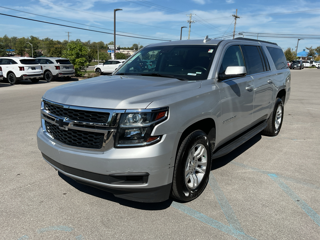 2018 Chevrolet Suburban 1500 LT photo 3