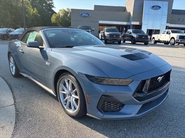 2025 Ford Mustang GT Premium photo 2