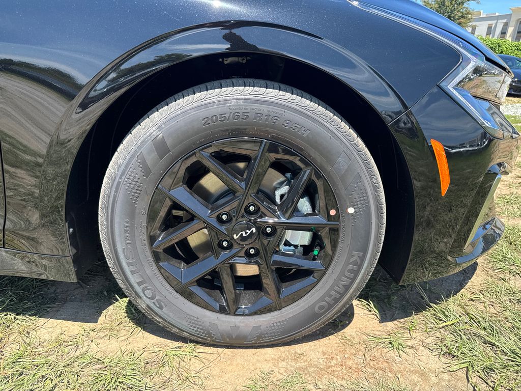 2026 Kia K5 LXS photo 11
