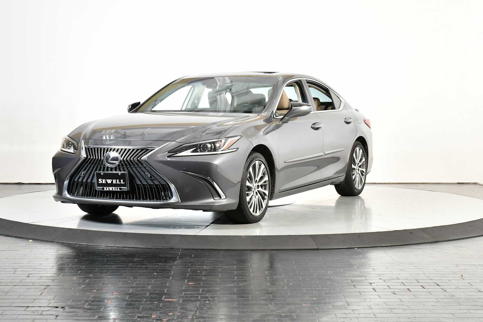 2019 Lexus ES 350's photo