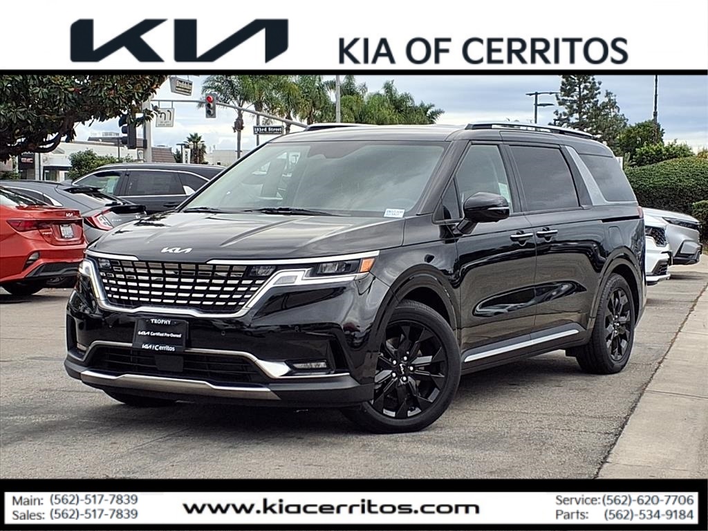 2024 Kia Carnival SX's photo