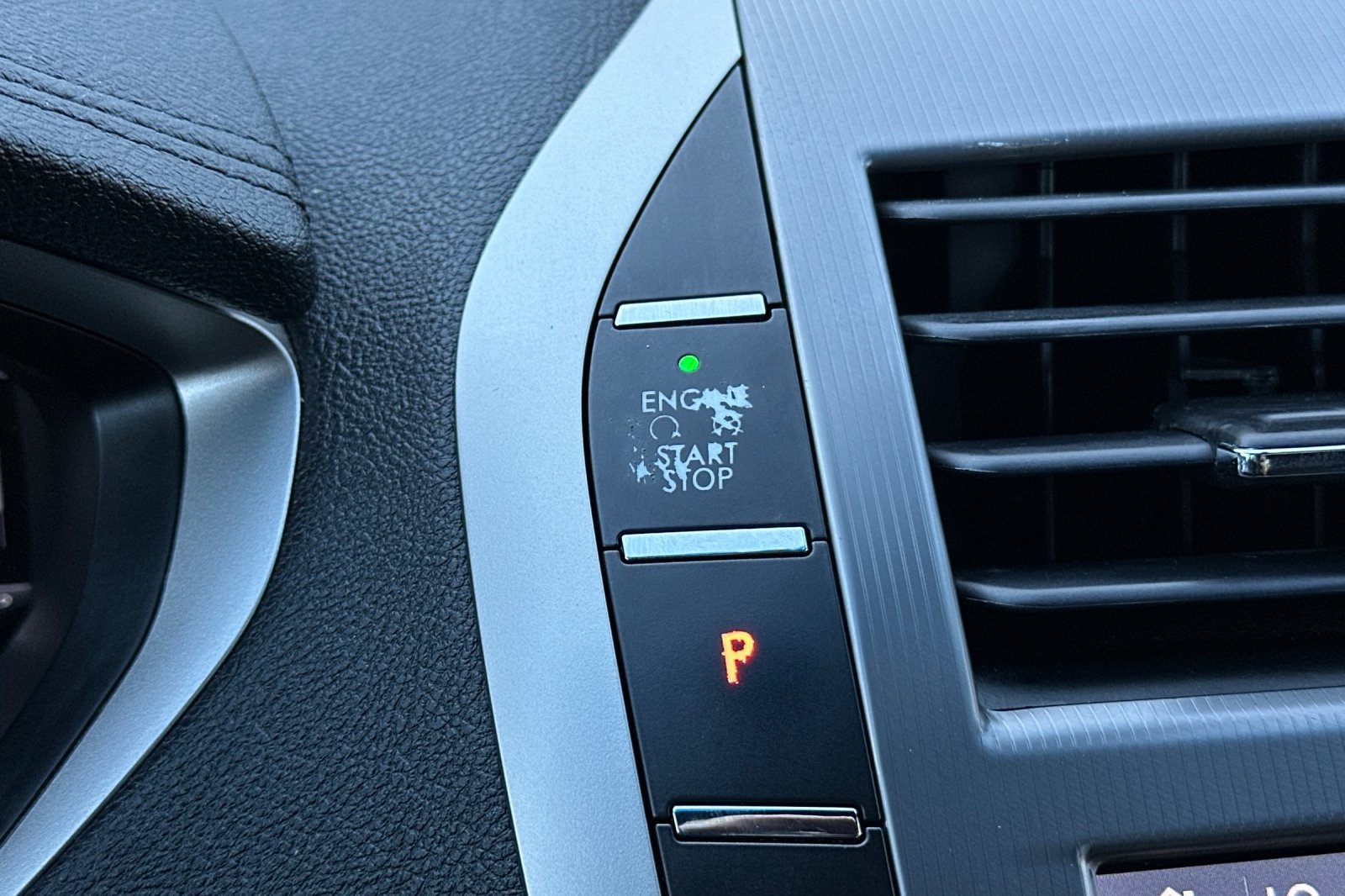 2020 Lincoln MKZ Hybrid Reserve photo 21