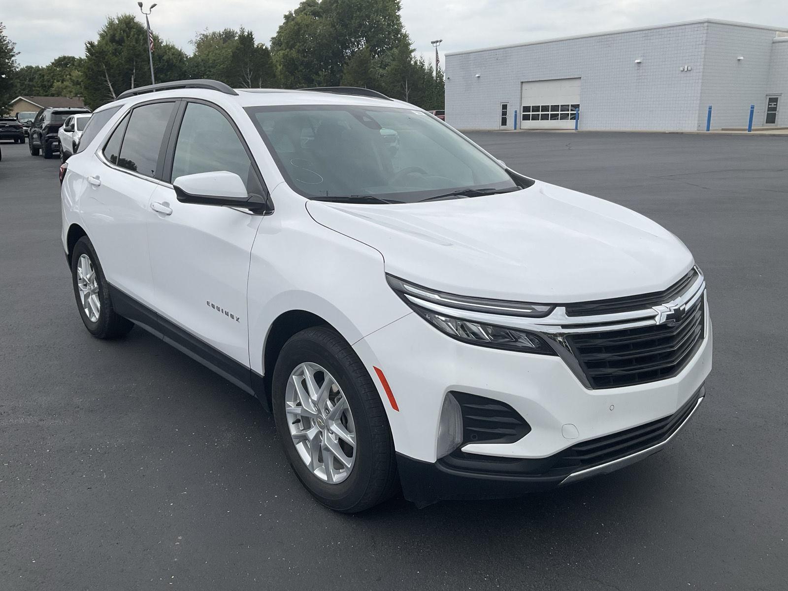 2022 Chevrolet Equinox LT photo 3