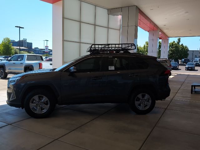 2025 Toyota RAV4 XLE photo 3