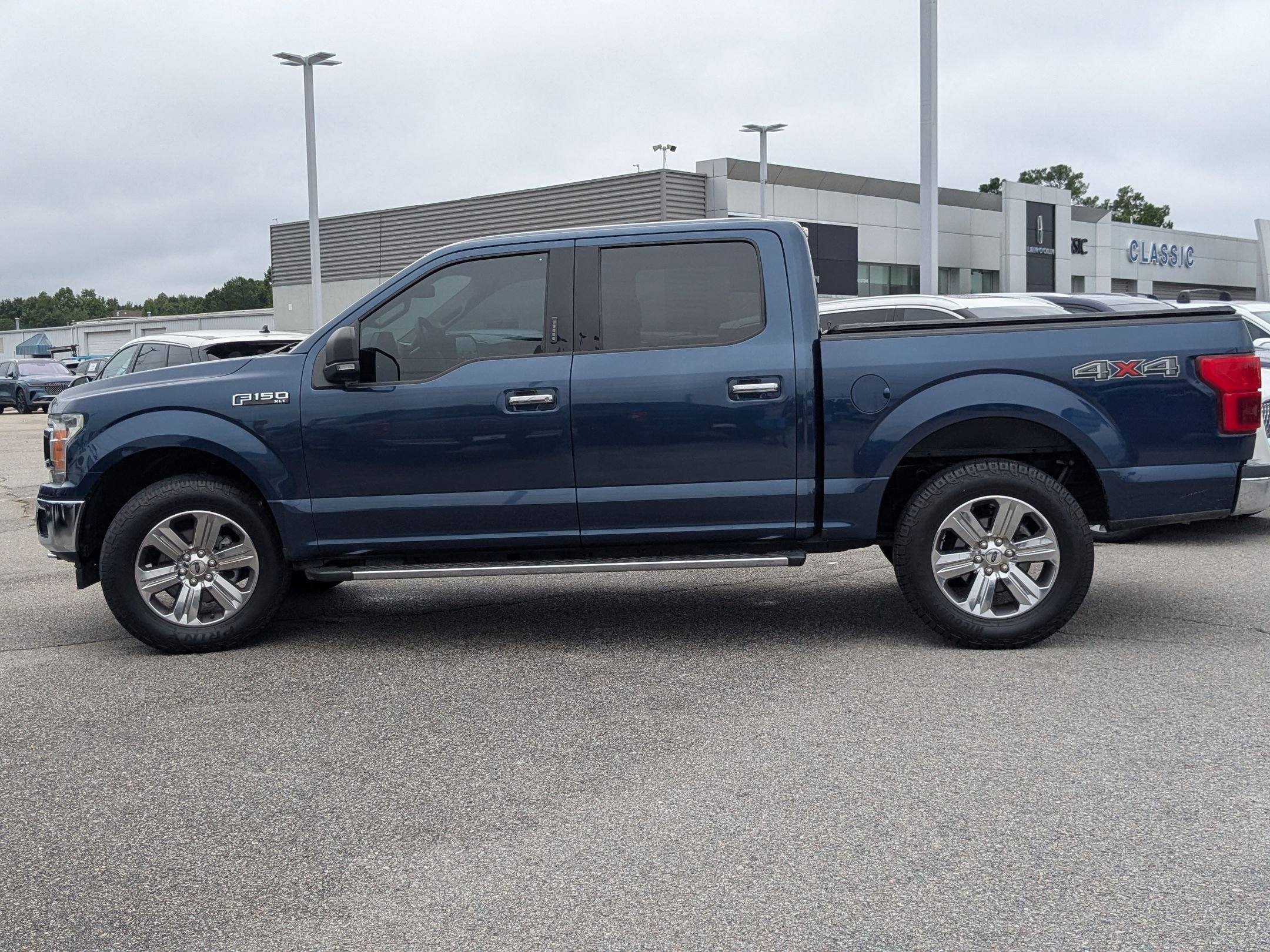2020 Ford F-150 XLT photo 8
