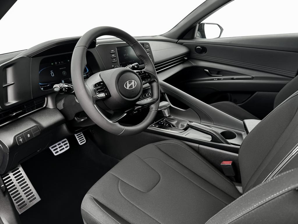 2025 Hyundai Elantra SEL Sport photo 13