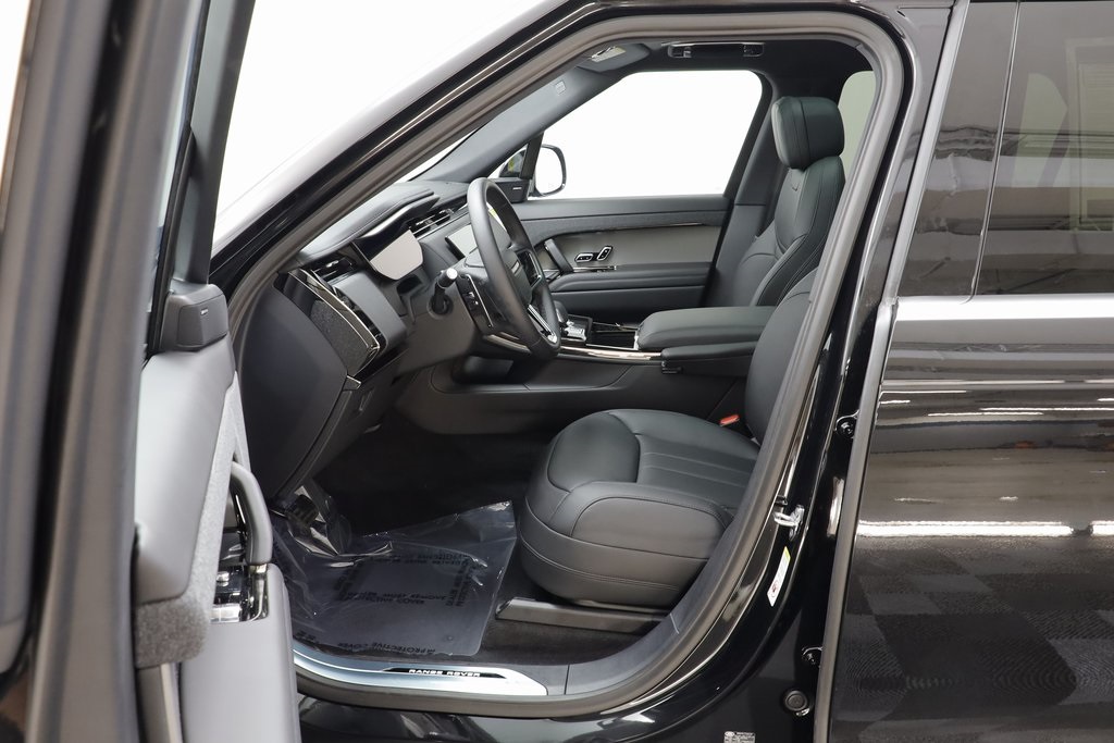 2025 Land Rover Range Rover Sport SE photo 6