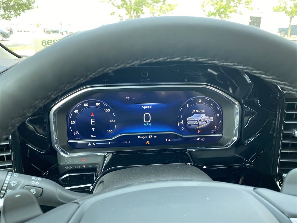 2025 Chevrolet Silverado 1500 LT photo 3