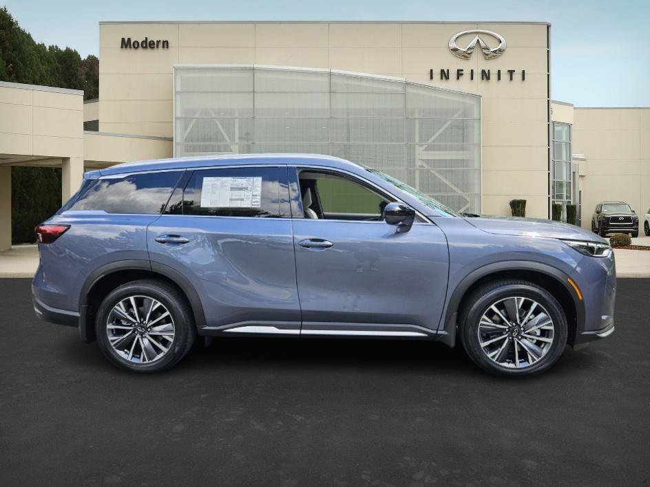 2026 Infiniti QX60 Luxe photo 3