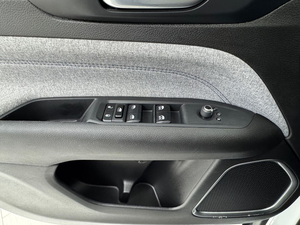 2024 Jeep Compass Latitude photo 20