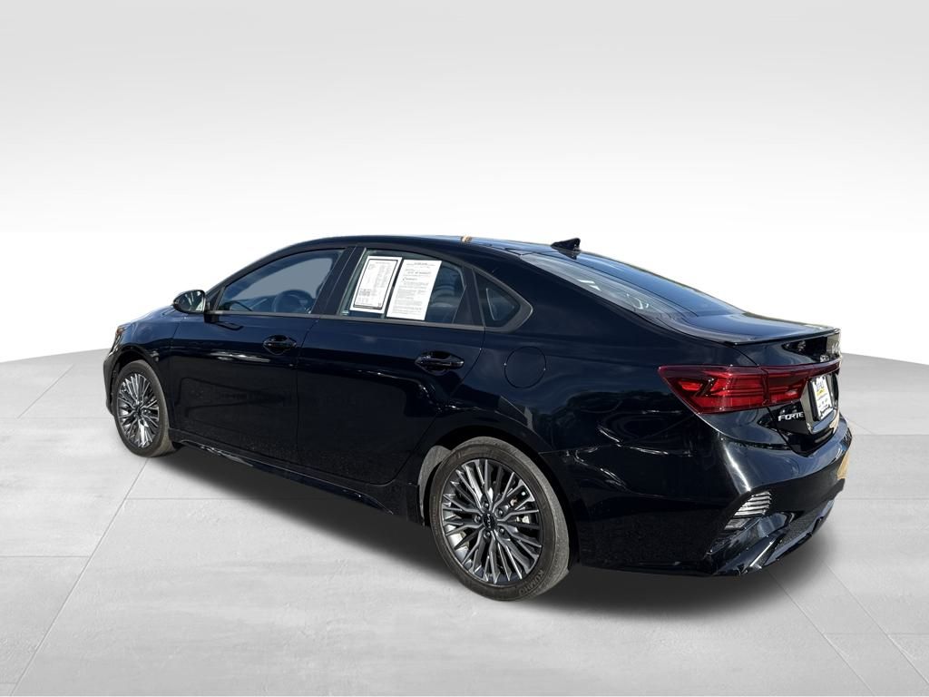 2023 Kia Forte GT-Line photo 4