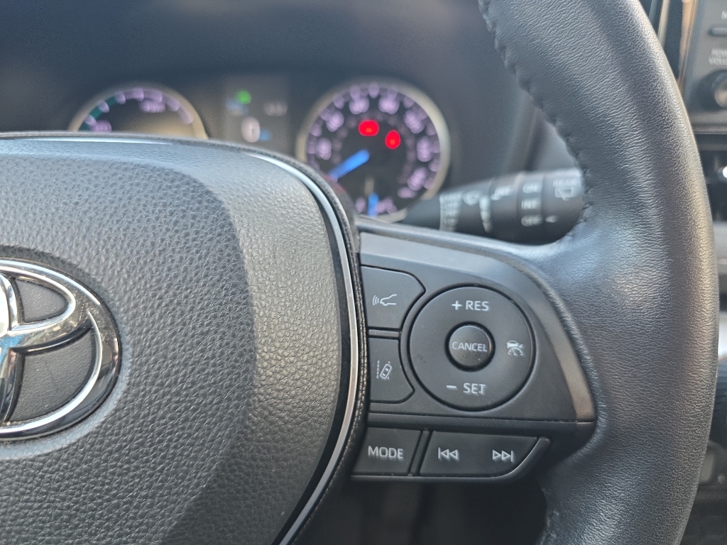 2021 Toyota RAV4 Hybrid XLE Premium photo 17