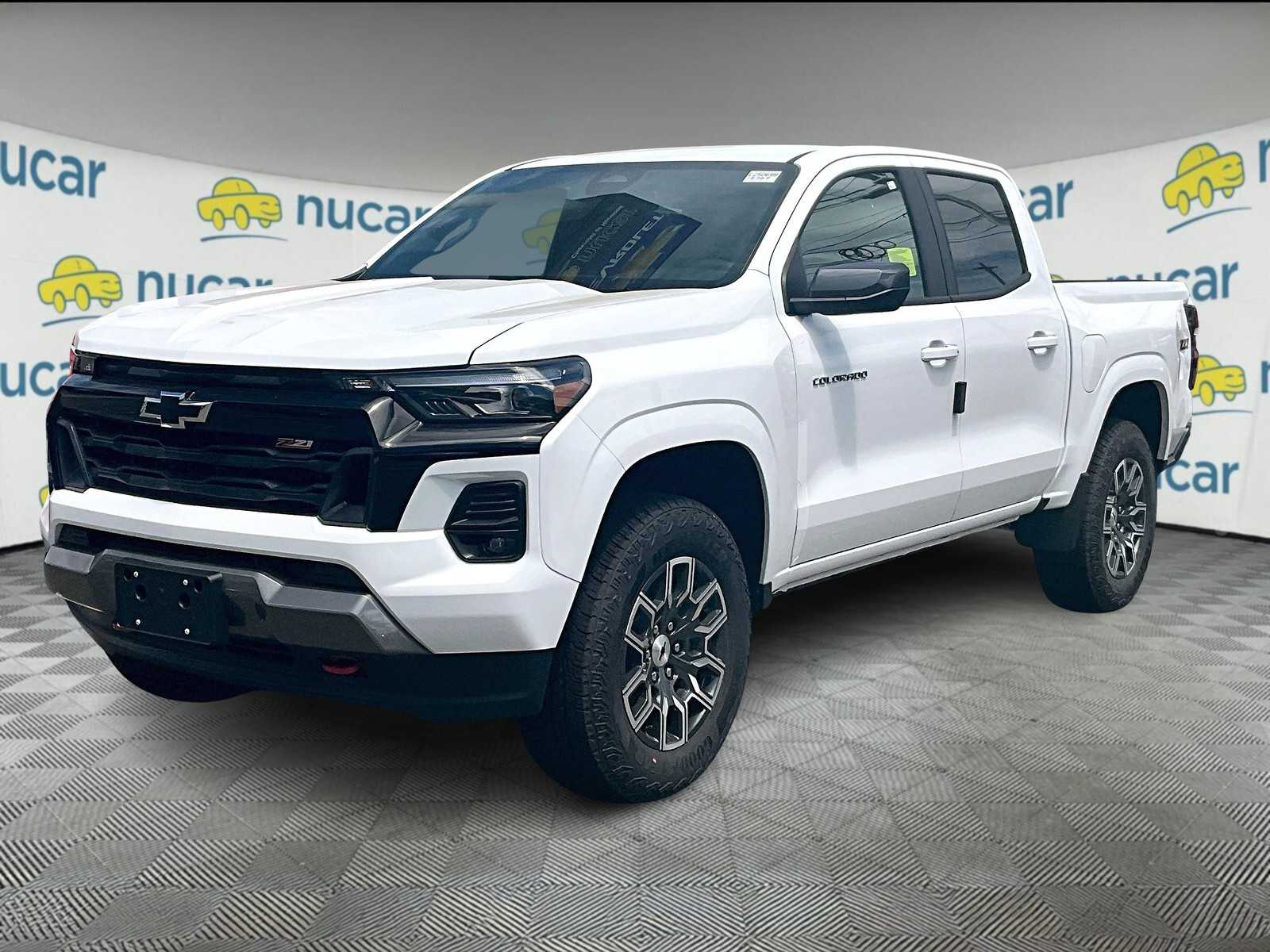 2025 Chevrolet Colorado Z71 photo 3