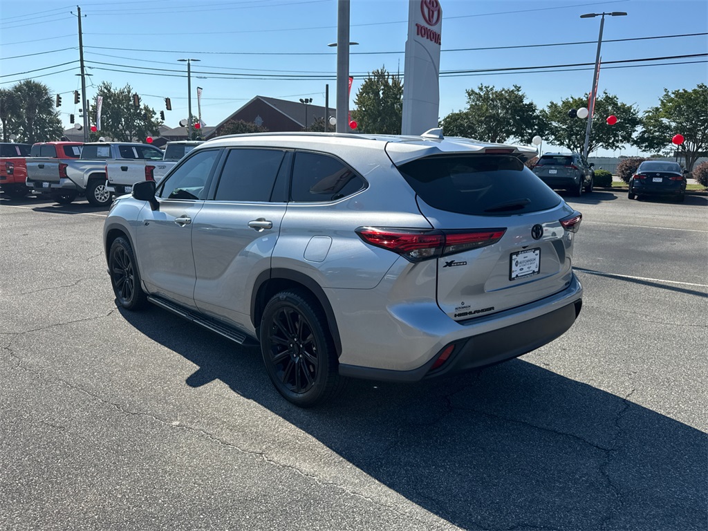 2022 Toyota Highlander XLE photo 5
