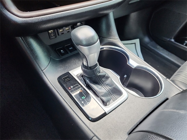 2019 Toyota Highlander LE Plus photo 23