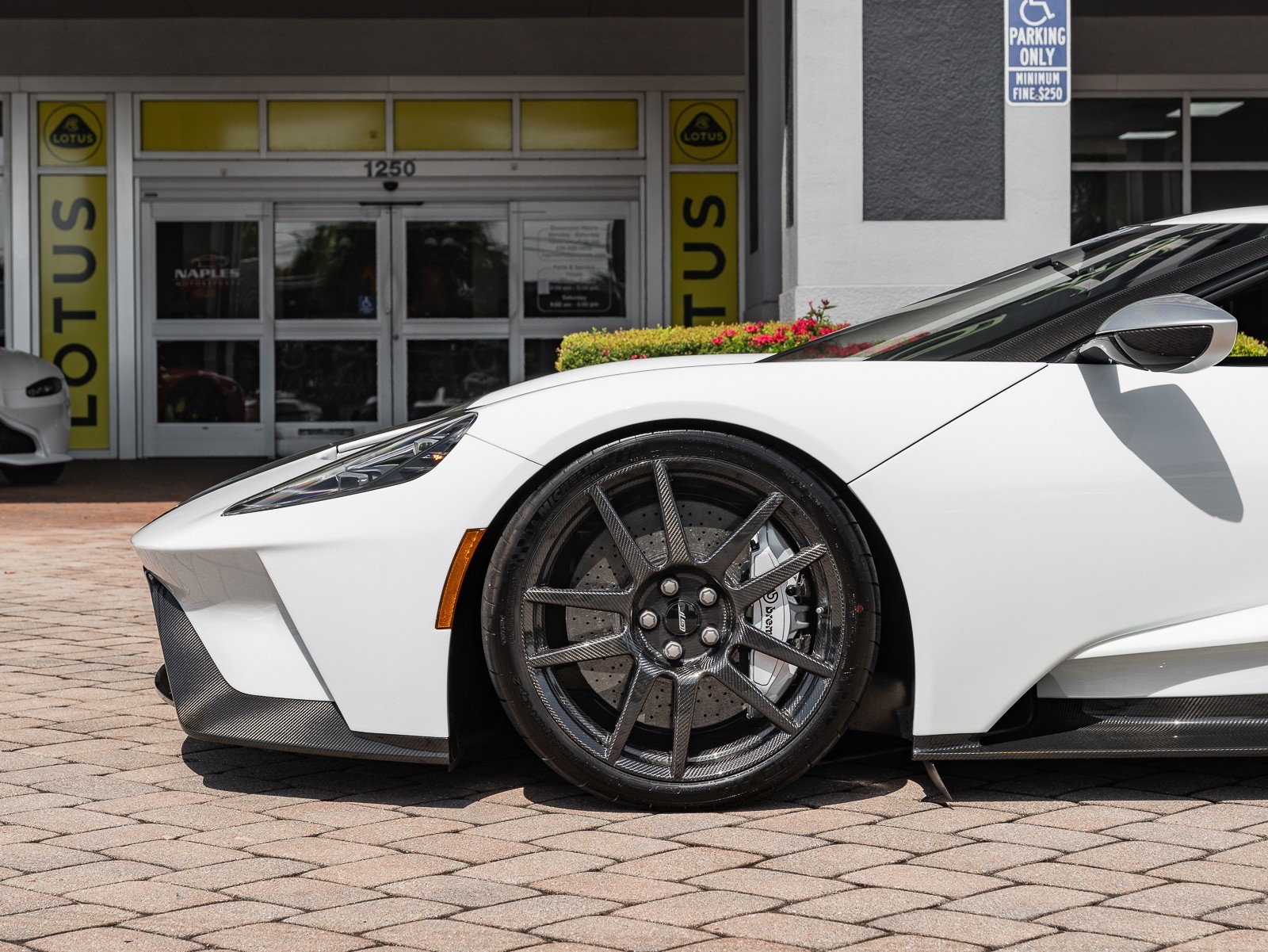 2019 Ford GT photo 9