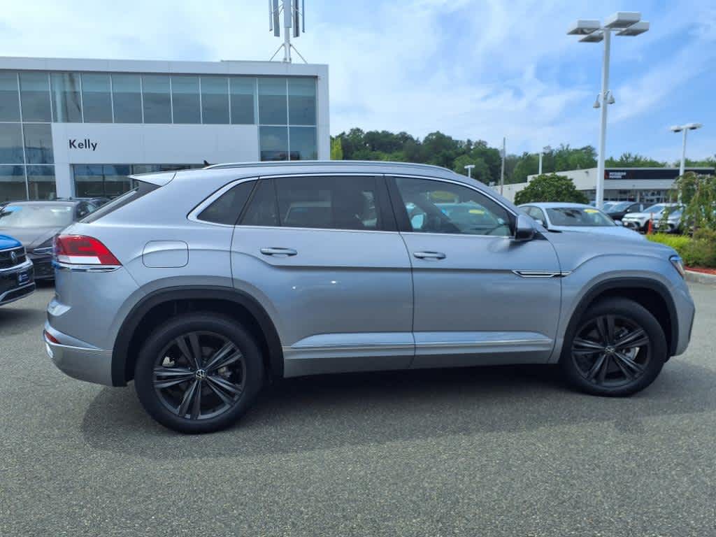 2022 Volkswagen Atlas Cross Sport SEL R-Line photo 4