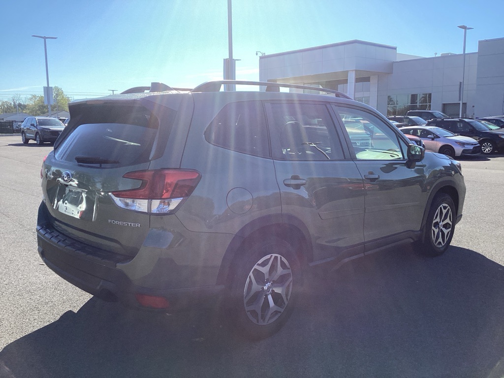 2019 Subaru Forester Premium photo 8