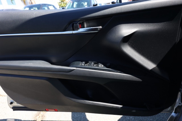 2020 Toyota Camry LE photo 19
