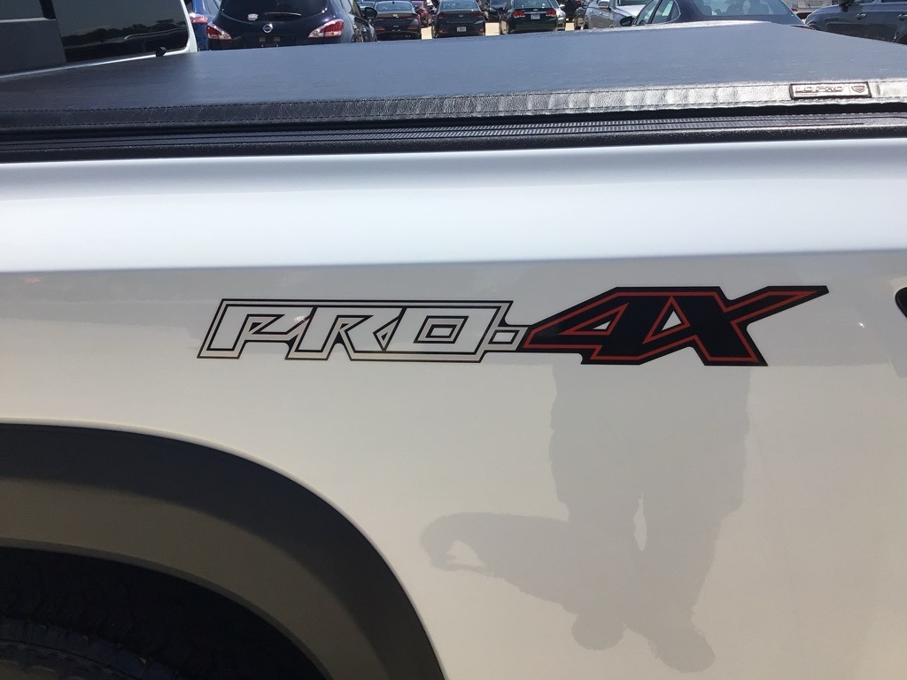 2023 Nissan Frontier Crew Cab PRO-4X photo 11