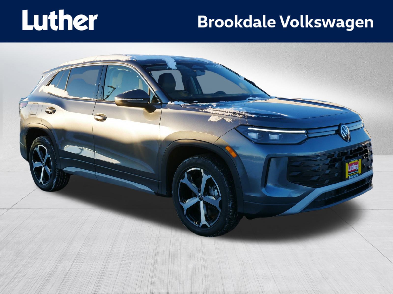 2026 Volkswagen Tiguan SE's photo