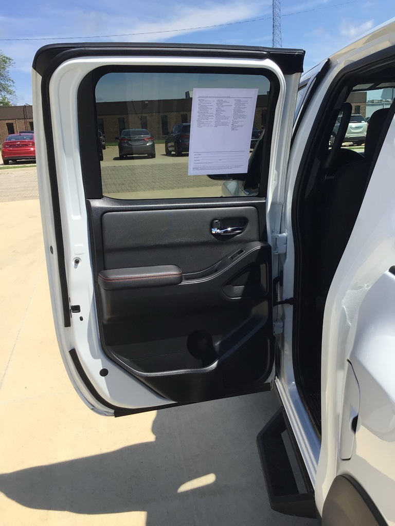 2023 Nissan Frontier Crew Cab PRO-4X photo 23