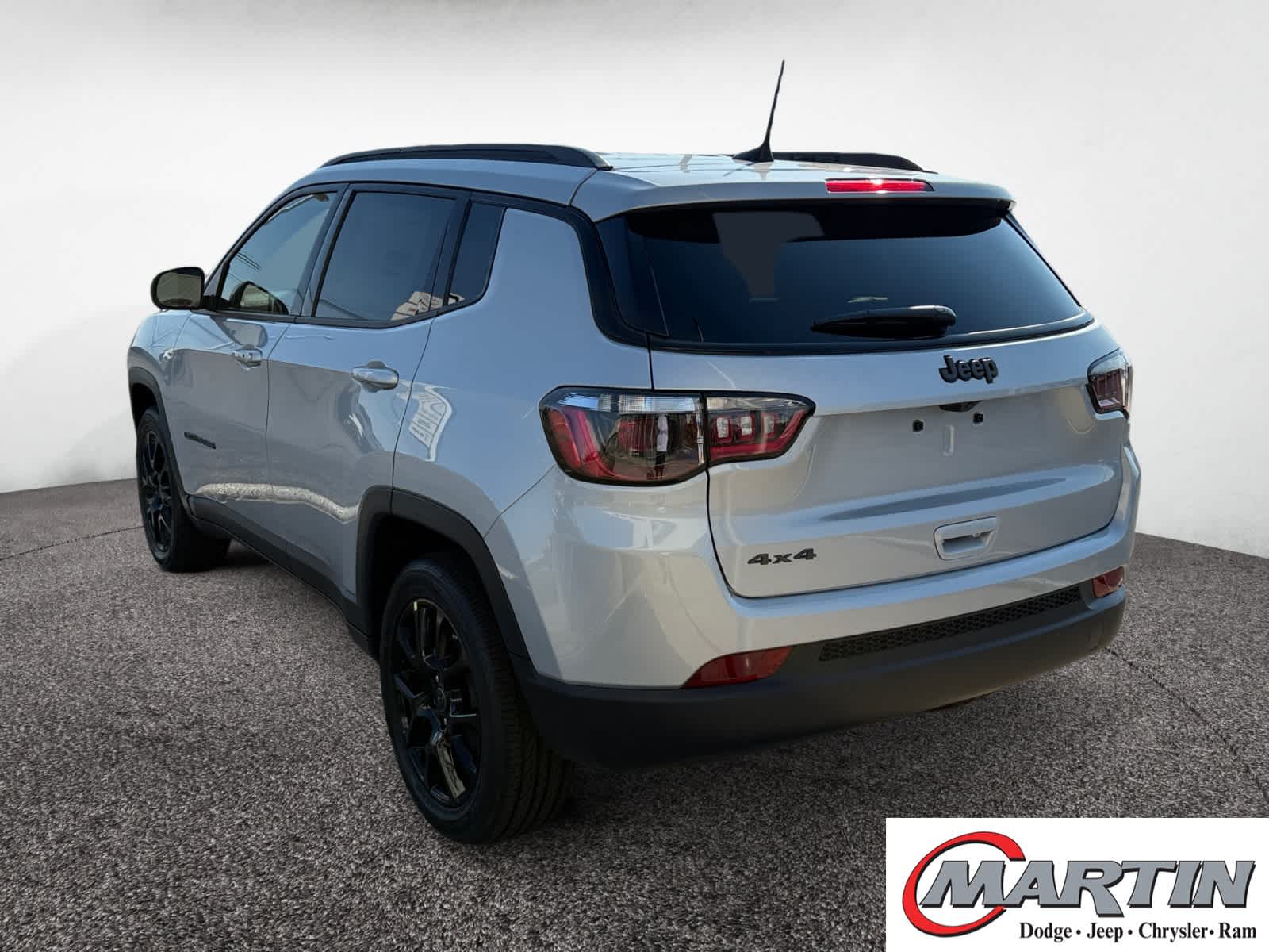2026 Jeep Compass Latitude Altitude photo 3