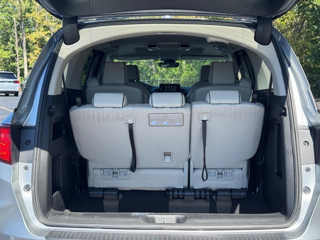 2025 Honda Odyssey Touring photo 4